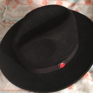 Red Bottom Fidora Hat